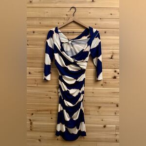 Diane VonFurstenberg Size 4 Bentley Ruched Wrap Silk 3/4 Dress